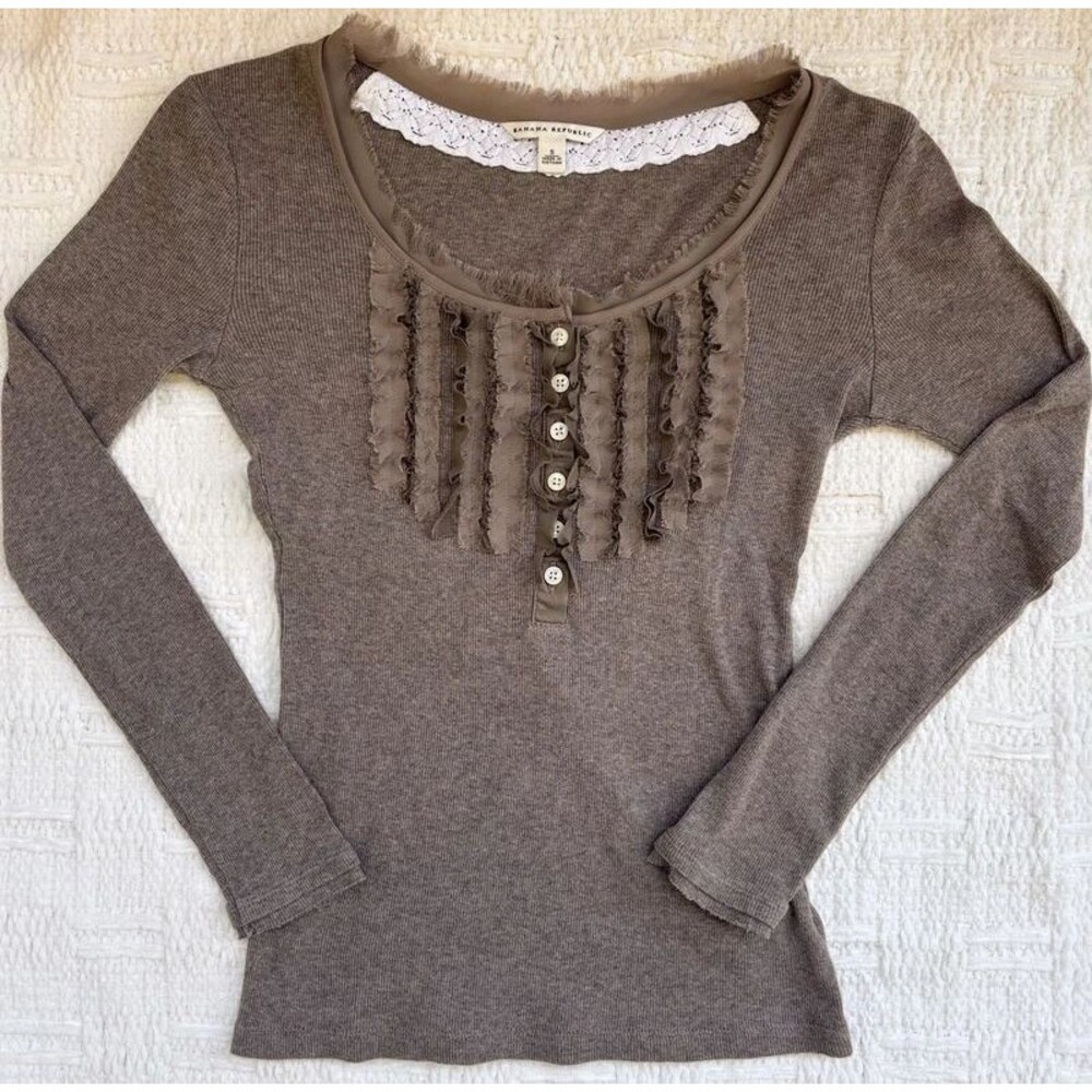 Banana Republic 2010 Y2K Ruffle Henley Long Sleeve Top S